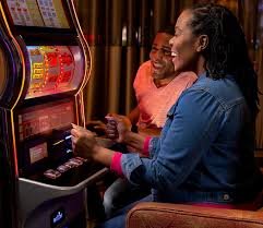 Hand history and payout results
